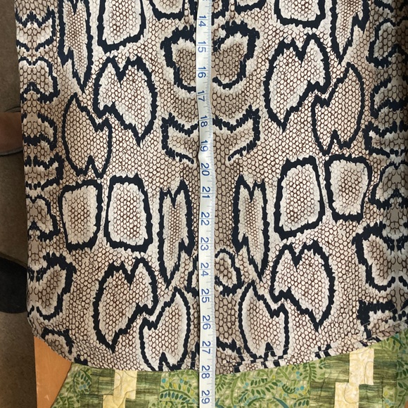 - Cabi serpentine blouse XL - Picture 3 of 10